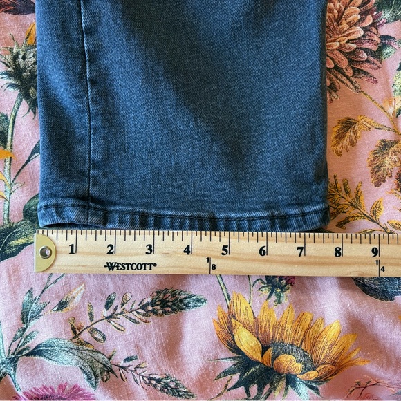 Levi’s Ribcage Straight - full length - Picture 11 of 13